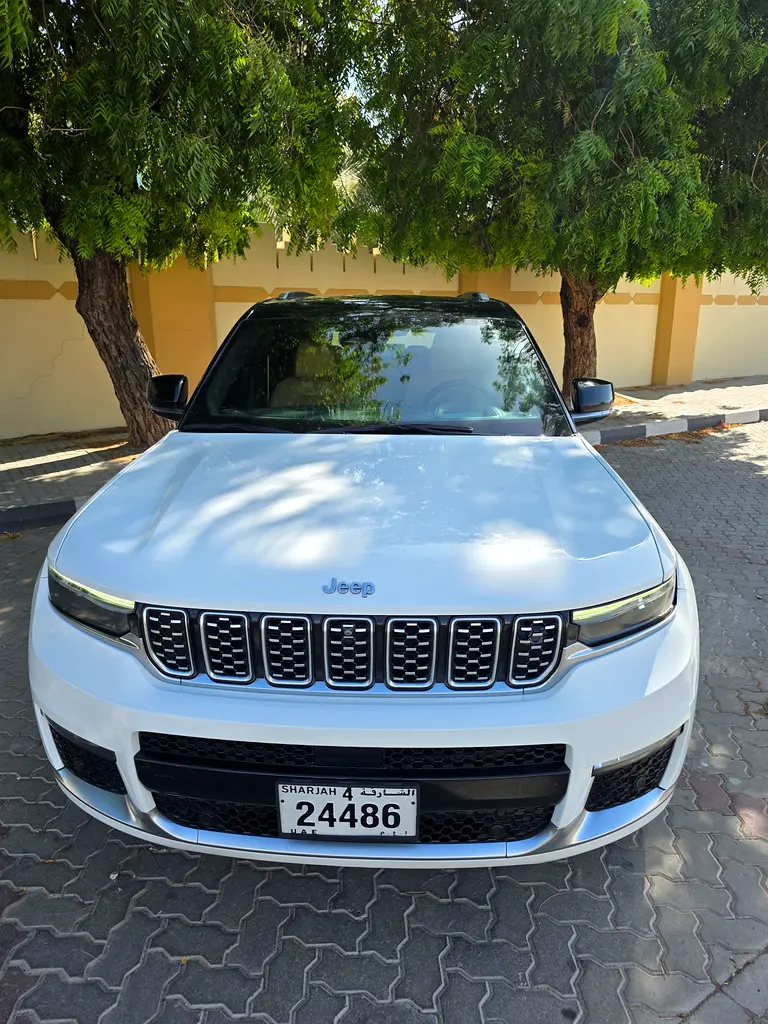 Jeep Grand Cherokee L 2021 — photo 1 of 19