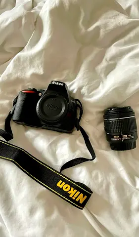 Nikon D5600 DSLR with 18-55mm VR Kit Lens