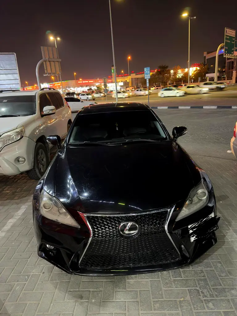 Lexus IS-Series 2009 — photo 1 of 5