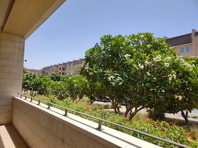 Unfurnished 1 Bedroom | Ready to Move| Garden & Community View