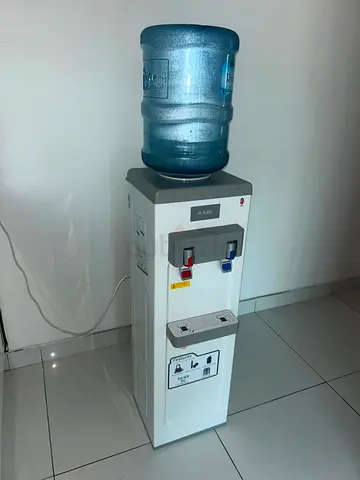 Good as new water dispenser for collection in Dubai Sports city