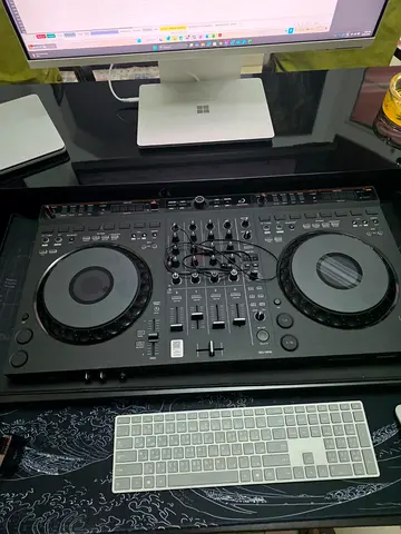 Pioneer Alpha Theta GRV 6 along with protective case