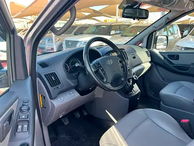 صورة 8 لـ 2021 Hyundai H1
