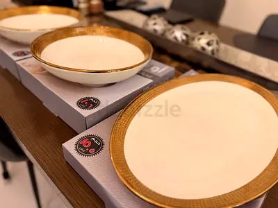 Set of 6 White and Gold Rim Dinner Plates/Bowls - New in Box