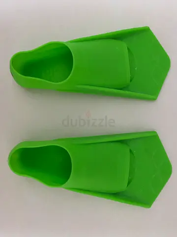Pair of small green swim fins / snorkeling fins ARENA size 39-40
