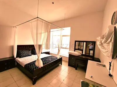 Spacious Room | Clean and Quiet Apartment | 8 mins to DIC Metro