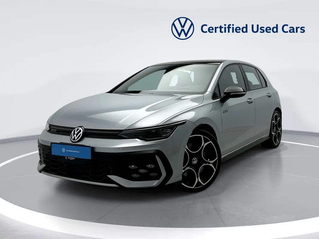 Volkswagen Golf 2025 — photo 1 of 13