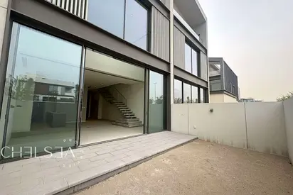 SINGLE ROW | G+2 TOWNHOUSE | NEAR CLUBHOUSE