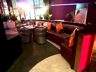 Curved Banquette Sofa with Round Dining Table it’s good fit specially on High End Restaurants.