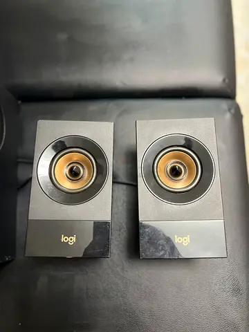 Logitech Z533 2.1 Powerful Speaker System with Subwoofer - 120W Peak (Excellent Condition)
