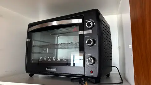 Black  Decker countertop electric oven - good working condition