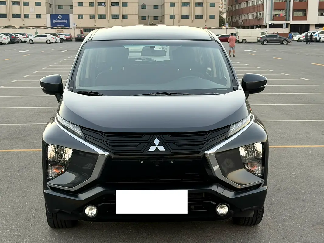 Mitsubishi Xpander 2022 — photo 1 of 19