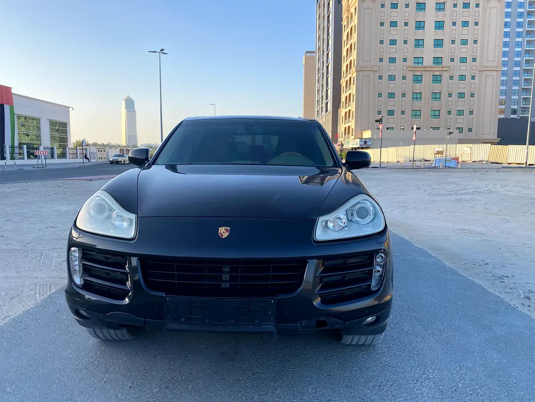 Porsche Cayenne 2008 — photo 1 of 17