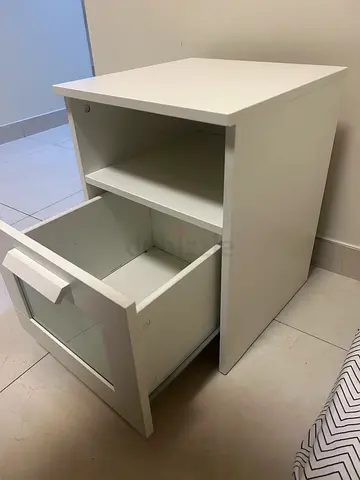 Bed side table /nightstand