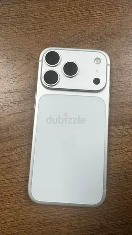 }
iPhone 17 Pro 256GB Silver – Excellent Condition

• 256GB Storage
• Silver Color
• Battery 100%