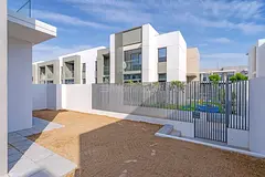 Elegant 4BR I Corner Townhouse | Prime Community