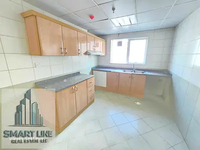 Good building Good location 2bhk with balcony 40,000 near to family park
