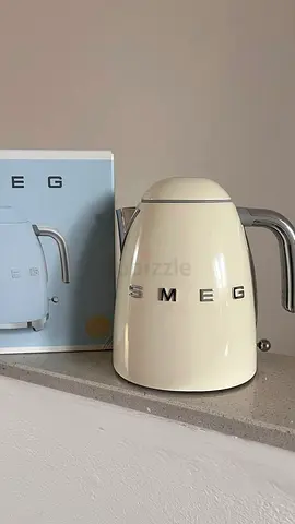 Smeg beige kettle