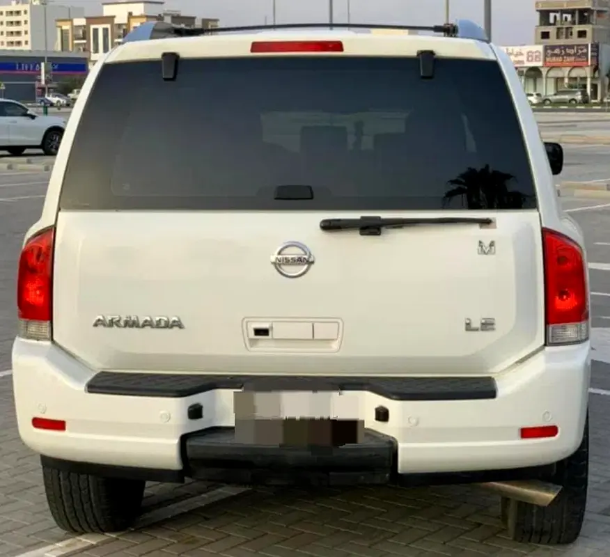 Nissan Armada 2012 — photo 1 of 5