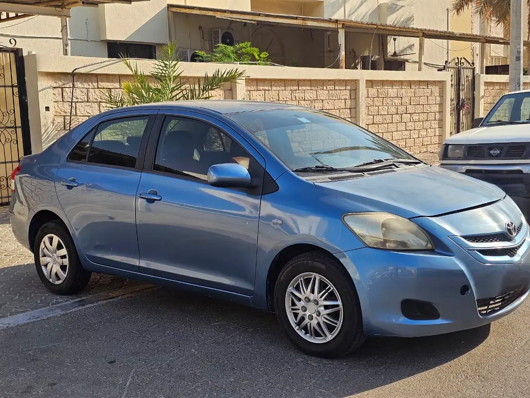 Toyota Yaris 2007 — photo 1 of 5