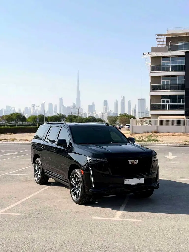 Cadillac Escalade 2024 — photo 1 of 7