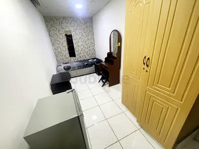 ROOM AVAILABLE FOR MONTHLY RENT