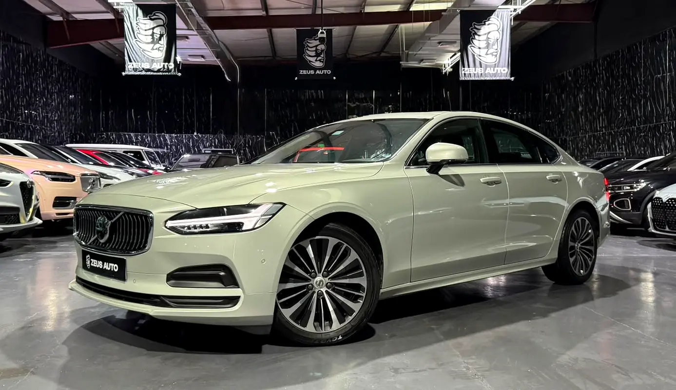 Volvo S90 2022 — photo 1 of 20