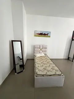 Bed space for rent in Marina