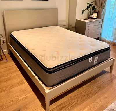Modern Light Wood Finish bed frame and Headboard
