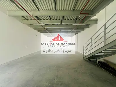 الشارقة الصجعه مستودع واسع للإيجار