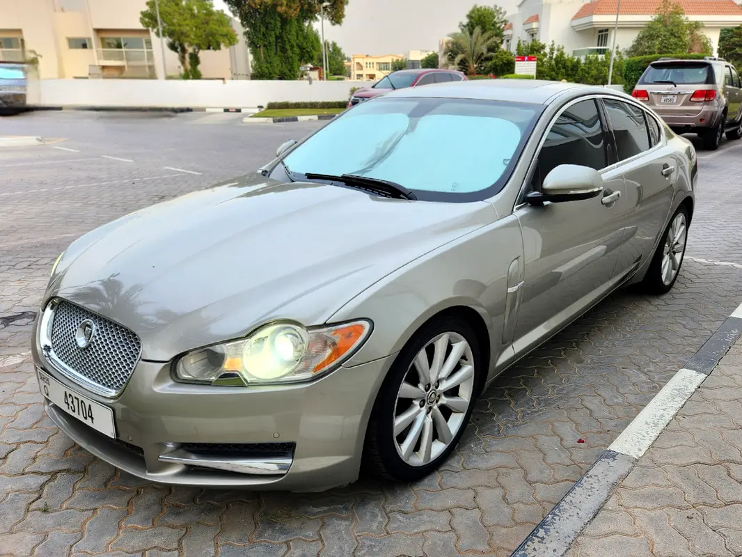 Jaguar XF 2011 — photo 1 of 10