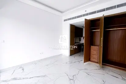 Kitchen Appliances | Pool View | Balcony | Vacant