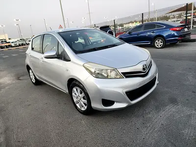 2013 Toyota YARIS 照片 2
