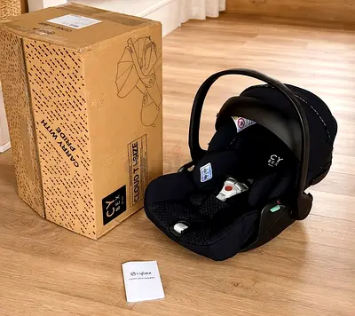 Brandnew Cloud T i size car seat with isofix base