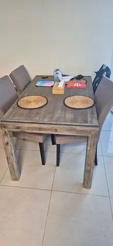 Dining table +4 chairs