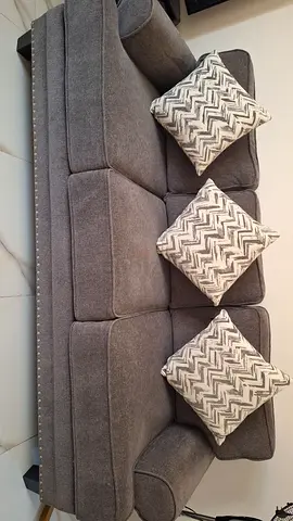 Sofa set 3+2+1 rarely used urgently sales