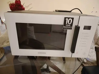 Samsung Microwave Oven - Good Condition, 10 Year Warranty Sticker