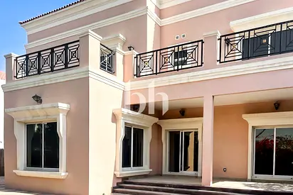 Spacious |5 Bed Custom Built |Vacant Now