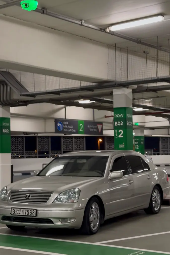 Lexus LS-Series 2002 — photo 1 of 11