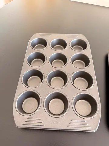 Dark baking muffins mold pick up Dubai Meydan