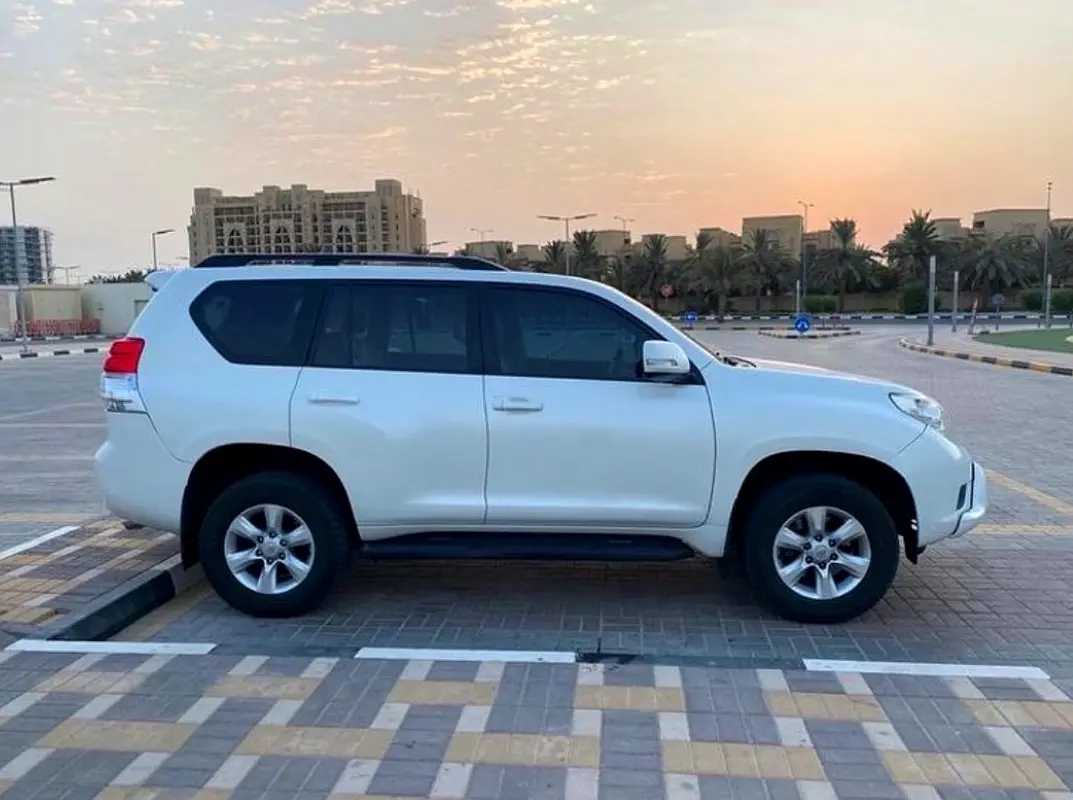 Toyota Prado 2012 — photo 1 of 2