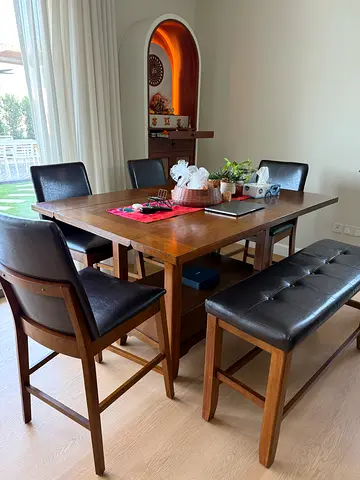 6 seater Dinning table