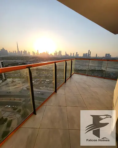 3 BR in Al Jaddaf with Shared Amenities