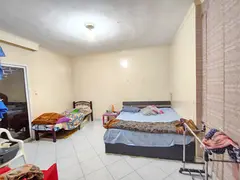 Spacious Furnished bed space in large room with Balcony Near WTC Mall  Corniche -Room mate