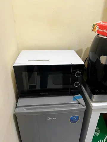 NEWLY PURCHASED SAMSUNG Countertop Microwave - Excellent Working Condition
