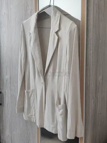 Light beige casual womens blazer, size M
