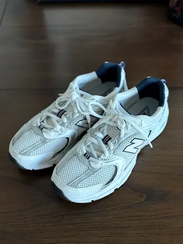 Used New Balance white running shoes, very good condition. Size 41.5 EU