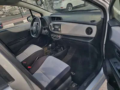 2013 Toyota YARIS 照片 8
