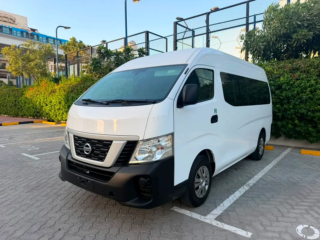 Nissan Urvan 2021 — photo 1 of 16