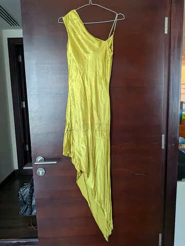Gorgeous Riverisland citrus one-shoulder asymmetrical satin dress for events/parties, size S, strass